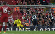 NHM Liverpool sốc với bí mật bên ngoài đường biên khi Mahrez sút 11m
