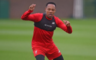 Lộ diện sao Liverpool 'bóc bánh trả tiền' cùng gái lạ