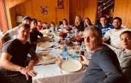 Không lên tuyển, Messi hội tụ đại gia đình