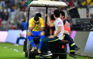 Sao Ngoại hạng Anh khóc nức nở rời sân vì chấn thương