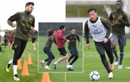 HLV Emery rê bóng điêu luyện khiến các cầu thủ Arsenal lác mắt