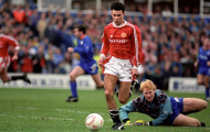 Giggs: 'Man Utd vuột mất 2 cầu thủ chạy cánh giỏi hơn tôi'