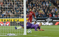 Salah giải hạn, Liverpool vẫn suýt mất điểm trước Huddersfield