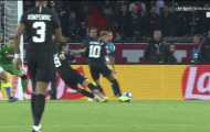 Bị Cavani trả đũa ngay trên sân, Neymar giận sôi máu