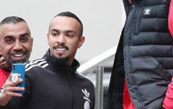 Mourinho cau có khi fan xin chụp ảnh chung