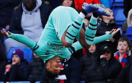 10 khoảnh khắc ấn tượng nhất vòng 10 Premier League: 'Cú Santo' của nhà Vua mới