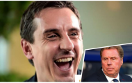 Neville tiếp tục 'diễn trò' sau những lùm xùm về Tottenham