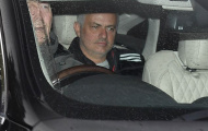 Pogba đăm chiêu, Mourinho nở nụ cười bí ẩn trên đường tới sân tập Man Utd
