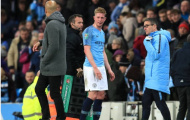 'Vua kiến tạo' của Man City tái mặt rời sân vì chấn thương