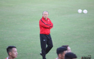 Dù thành công như Scolari hay thất bại kiểu Sampaoli, bóng đá Việt Nam hãy học sự dũng cảm của Park Hang-seo