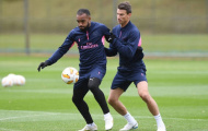 Siêu tiền đạo của Arsenal vã mồ hôi khi đối mặt với bệnh binh