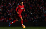 Phát hoảng với pha đá phạt đầu tiên của Van Dijk cho Liverpool