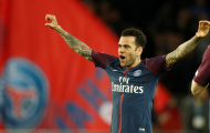 Không thi đấu, Dani Alves làm fan cuồng của PSG