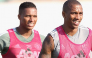 Man Utd sắp trói chân 'công thần' Sir Alex: Nên hay không?
