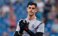 Thủng lưới như mưa, Courtois bị người Chelsea đem ra làm trò cười