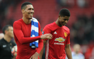 Thượng tầng muốn gia hạn với Smalling, fan gọi M.U là đội bóng nhỏ
