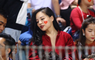 Bóng hồng Việt đọ sức mỹ nhân Thái trên khán đài AFF Cup 2018