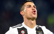 Fan nói gì trong ngày Ronaldo 'vượt mặt' Messi?