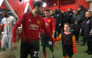 'Khó đỡ' với sự cố hy hữu Fellaini tạo ra trong đường hầm trước trận