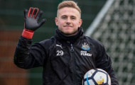 Giữa lúc De Gea chần chừ, Man Utd công bố thủ thành tân binh