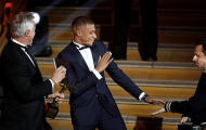 Mbappe nhảy ngẫu hứng tại sân khấu trao Quả bóng vàng