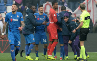 Điên rồ Serie A! 15 phút cuối, 3 bàn thắng, 2 thẻ đỏ