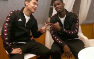 Tung hình ảnh với sao Juve, Pogba đã chán ngấy M.U?