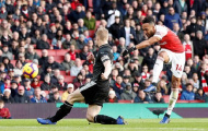 Ozil rực sáng, Arsenal chấm dứt chuỗi thua một cách hoàn hảo