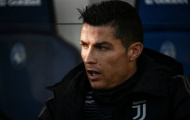 Ronaldo bàng hoàng trên băng ghế dự bị khi Juventus suýt thua