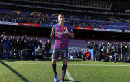 Tân binh Barca 'chào sân' Camp Nou, chính thức nhận số áo mới