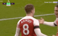 'Cầu thủ Fulham sững lại khi bóng chạm cột. Ramsey thì không'