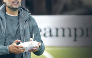 Xuất hiện đồ chơi lạ trong buổi tập của Man City