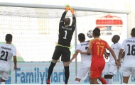 Thủ thành của Kyrgyzstan chơi 'bóng rổ', dâng tặng tuyển Trung Quốc 2 bàn