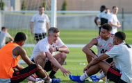 Solskjaer chỉ cách ghi bàn cho 3 sao trẻ Man Utd trên sân tập