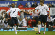 Từ đồng đội ở tuyển Anh, Jermain Defoe giờ là học trò của Steven Gerrard