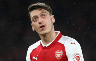 Xin lỗi, Emery không đến để phụng sự Ozil