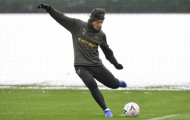 Giữa trời tuyết trắng, Ozil chăm chỉ mài dũa tuyệt kĩ