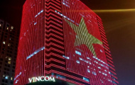 Hàng loạt Sao Vàng khổng lồ xuất hiện giữa bầu trời Hà Nội
