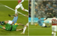 Bóng đã chạm tay Aguero trước khi đi vào lưới Arsenal?