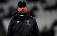 Không thể giữ bình tĩnh, Klopp 'gây sự' với nhiều người