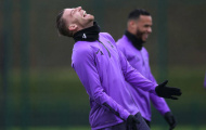 Liverpool hụt hơi, sân tập Tottenham tràn ngập nụ cười 'tất thắng'