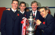 Phil Neville: 'Ông ấy là người cha thứ hai của chúng tôi'