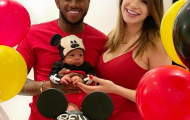 Fred sắm vai 'Chuột Mickey' trong ngày đầy tháng con trai