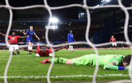 Rũ bùn đứng dậy, Quỷ đỏ 'bay giữa ngân hà' Stamford Bridge