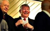 Trên khán đài, Sir Alex phản ứng ra sao khi M.U đè bẹp Chelsea?
