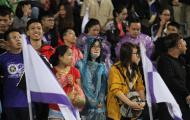 Fan Quang Hải, Duy Mạnh, Tiến Dũng đội mưa cổ vũ Derby thủ đô