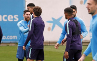 Real loại khỏi Champions League, dàn sao đình đám Barca ung dung trên sân tập