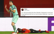 Tại sao NHM Arsenal có thể chỉ trích Sokratis vì 2 tấm thẻ vàng?