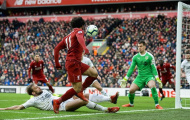 Salah lạc lõng giữa hàng công Liverpool?