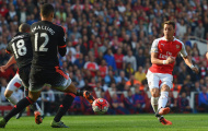 Ozil có hành động khiến sao Man Utd phải 'cay mũi' sau đại thắng